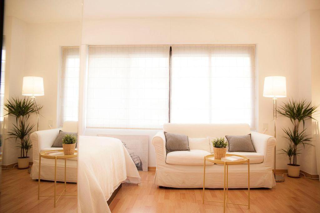 Luxor 7 Apartment Sevilla Bagian luar foto