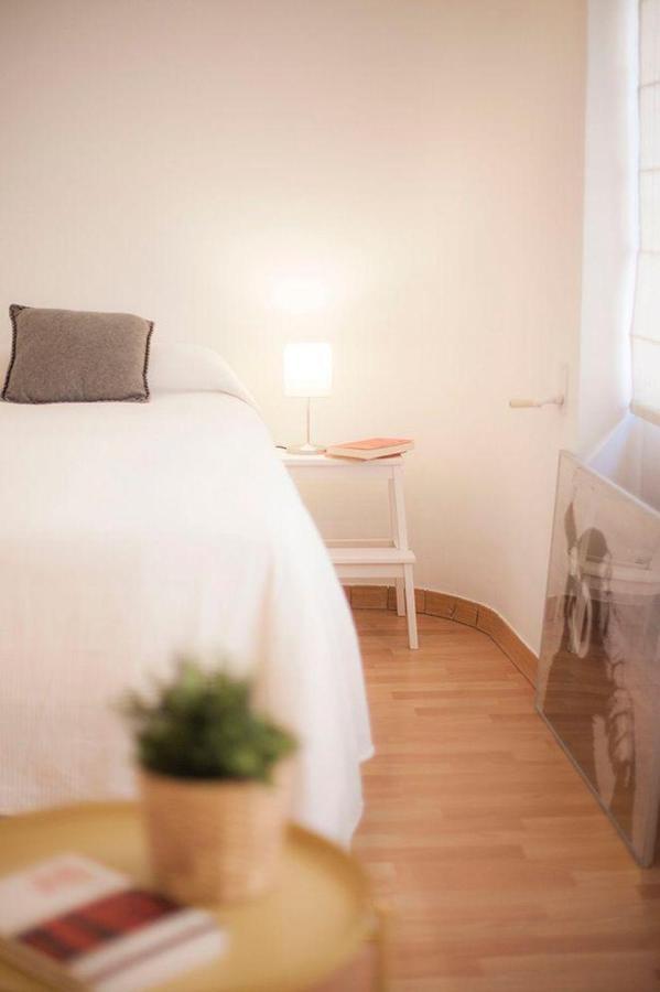 Luxor 7 Apartment Sevilla Bagian luar foto